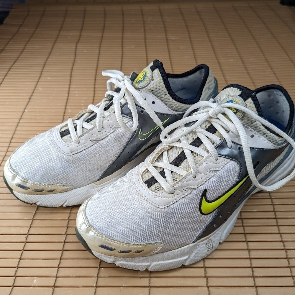 NIKE AIR HUARACHE RUN MENS RUNNING 313356-131 AUTHENTIC SIZE 10.5 2005-05. 252